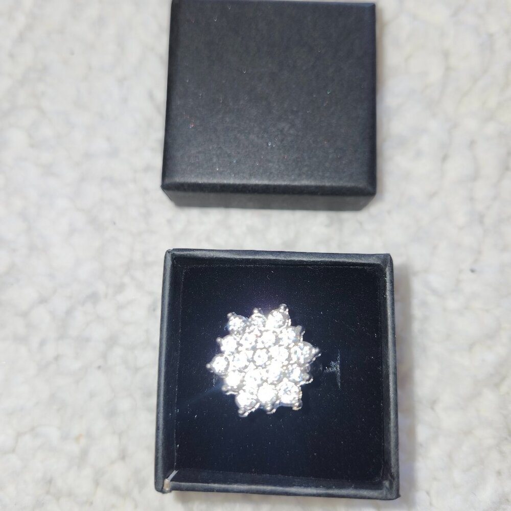 Womens costume jewelry diamond ring